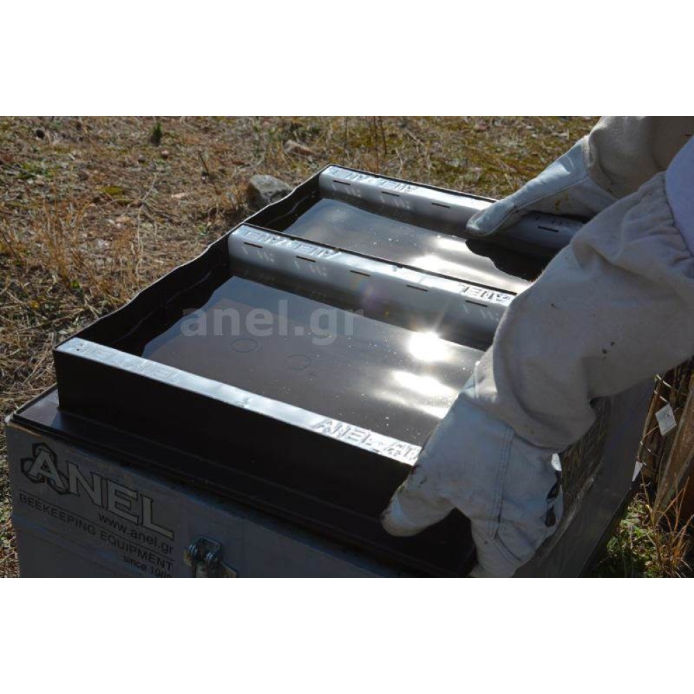 Top Feeder ANEL with Divided Compartments 4+3Lt, 10 frame cap, Langstroth & Dadant